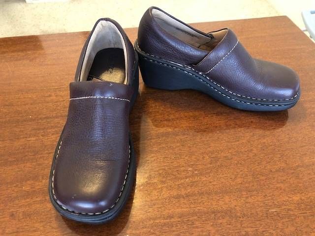 Born Dark Brown Leather Slip-On Shoes, Size 7.5