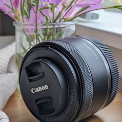 Canon RF 50mm f 1.8