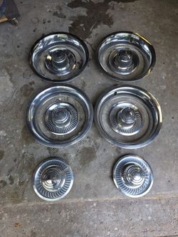 75 CORVETTE CAPS AND RINGS