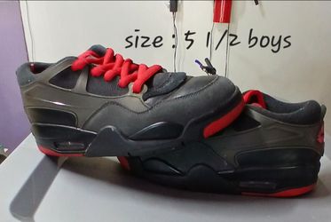 Jordans size 5 1/2 youth
