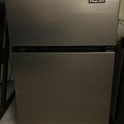 magic chef mini fridge 