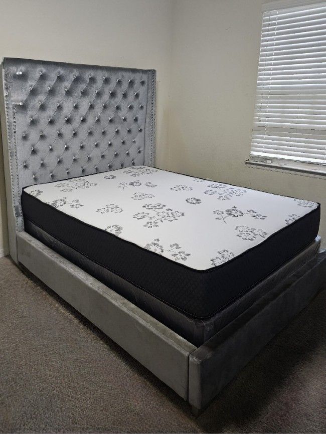 NEW QUEEN MATTRESS WITH BOX SPRING ♨️ Bed frame is not available