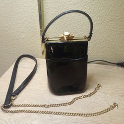VERY BEAUTIFUL PATENT LEATHER PURSE