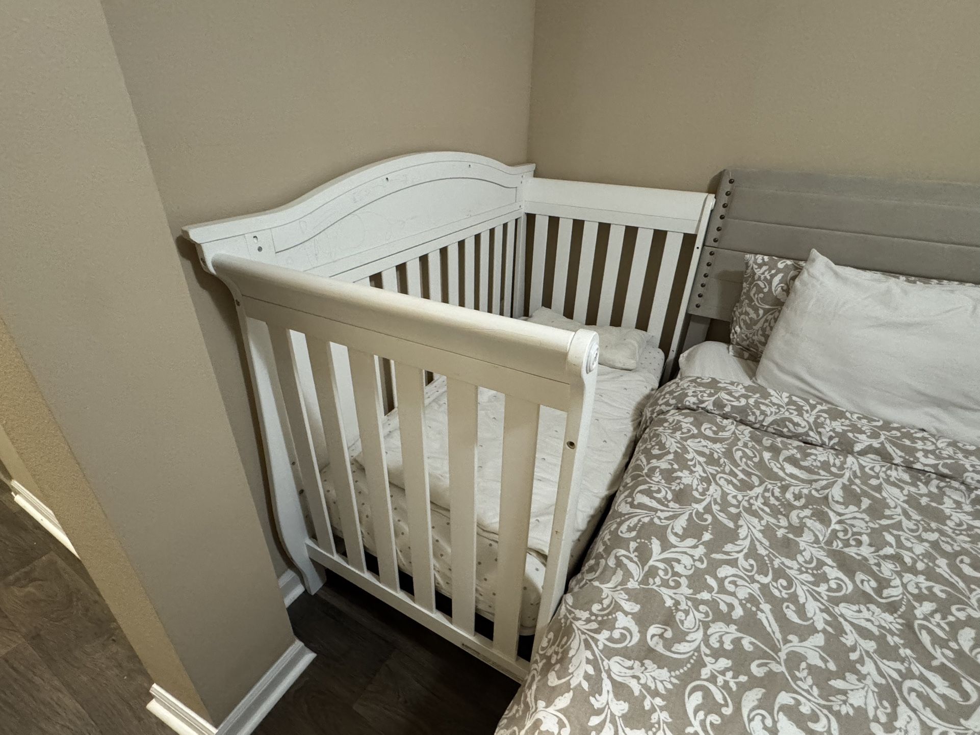 Delta Children Lancaster in Convertible Crib And Premier1