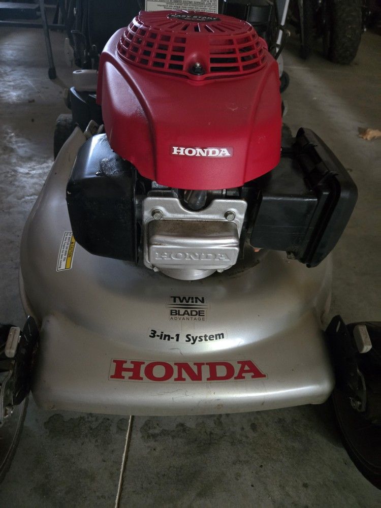 Self Propelled Honda Mower