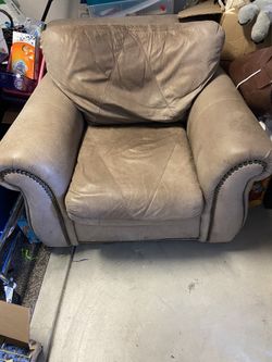 Very nice brown leather chair. So comfortable!
