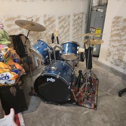5 piece drumset PDP center stage sparkle blue drum kit 
