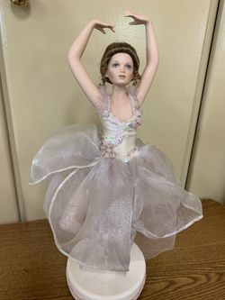 THE ASHTON-DRAKE GALLERIES Porcelain Doll “Isabella”