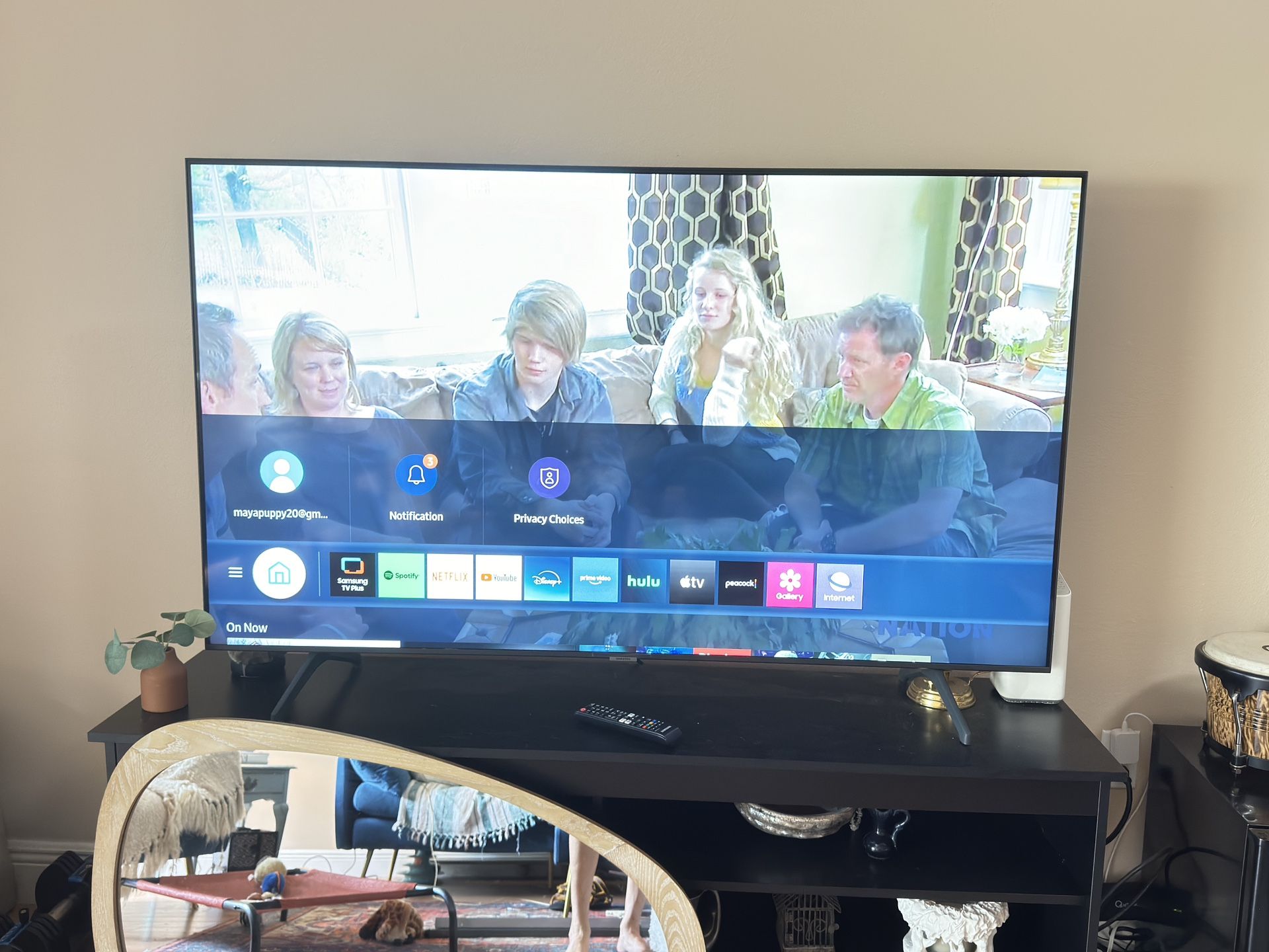 📺 Samsung 60” Crystal UHD Smart TV (TU7000 Series) – Like New + Remote 