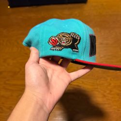 Vancouver Grizzlies Snapback Hat