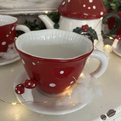 WORLD MARKET Winter Mushroom Ceramic Tea Pot, (4) Mug/Saucers & Dessert Dish-BRAND NEW VALUED @ $100