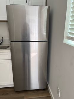 Samsung refrigerator new  cash only
