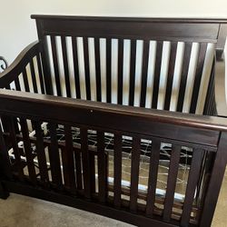 Baby Crib/toddler Bed