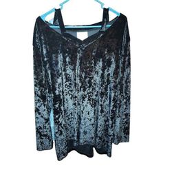 JMS Black Crushed Velvet Blouse with Long Sleeves and Cold Shoulders - Size 3X