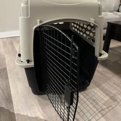 Dog Kennel (selling ASAP)