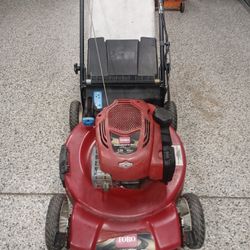 Fully Serviced! Electric Start! Toro Self Propelled Bagger Lawnmower!