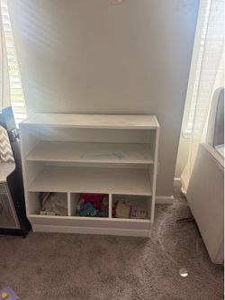 Book shelf for kids