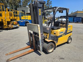 Yale GLC100VX Cushion Tire Forklift