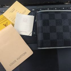 Louis Vuitton Mens wallet 