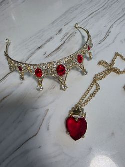 Evie - Descendants 3 costume jewelry