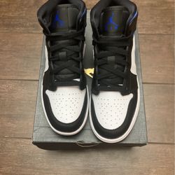 Youth Air Jordan 1 Mid.  5.5 Youth. Brand New 