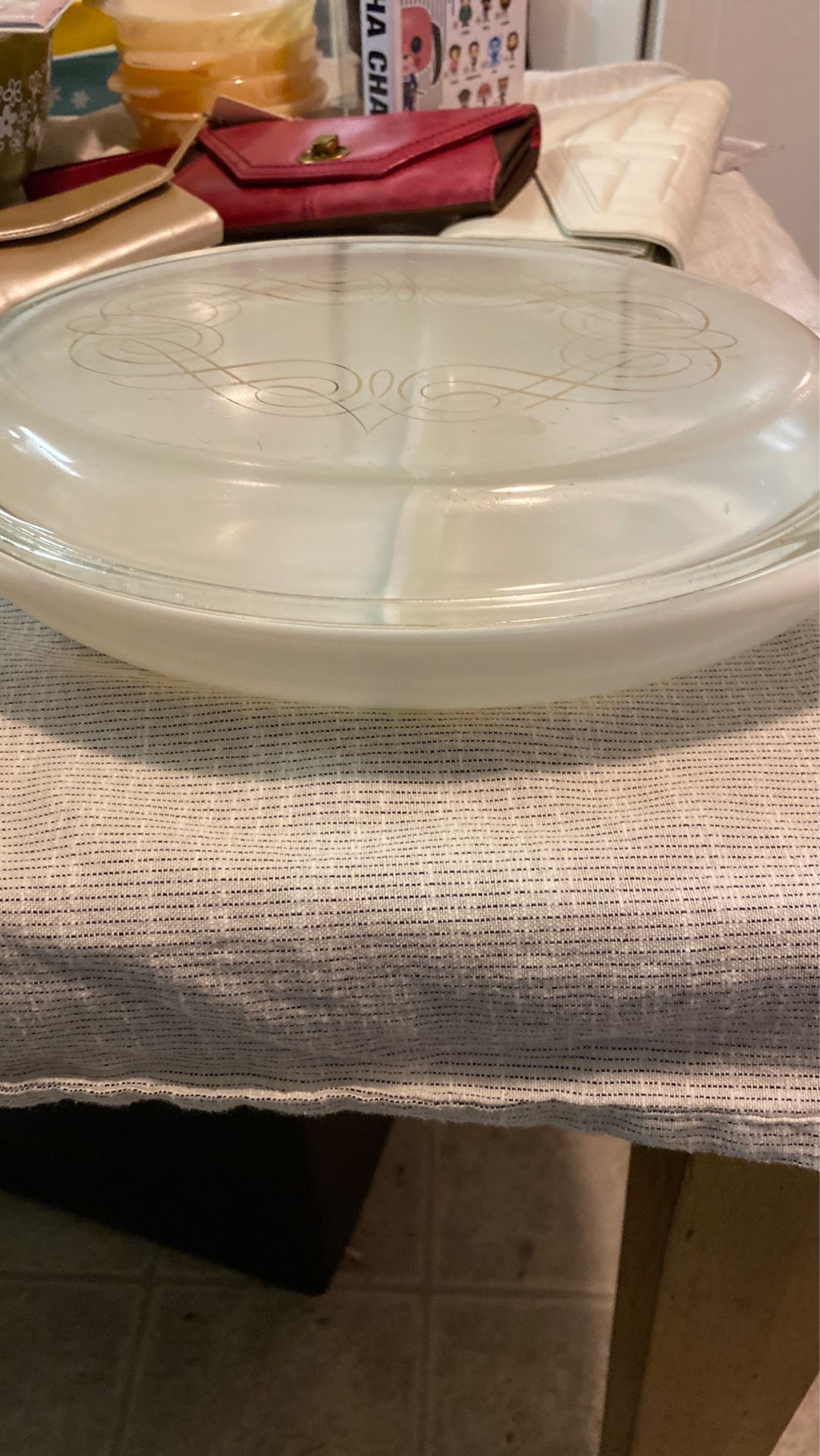 Pyrex 1063 with lid