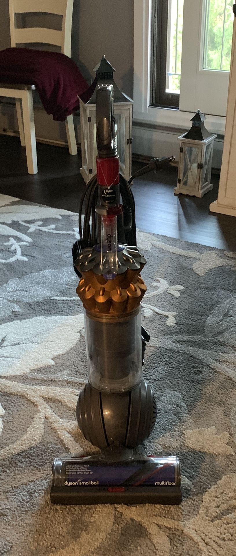 Dyson vacuum with telescopic handle