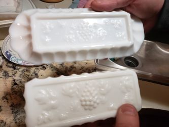 WESTMORELAND GLASS PANELED GRAPE BUTTER DISH