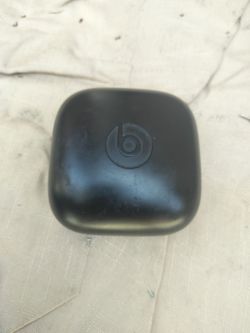Beats pro power 2 case and left ear 40 bucks