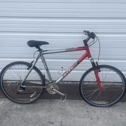 Trek 4900 Mountain Bike