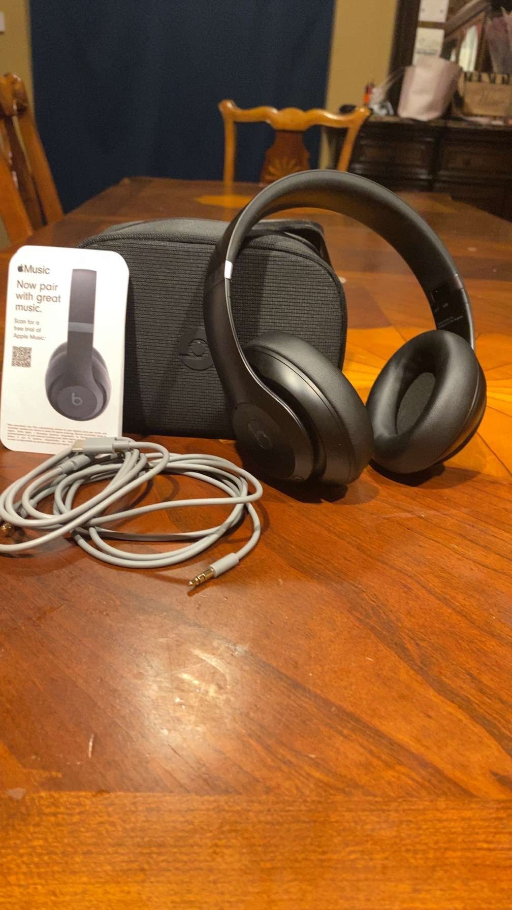 Beats Solo 4 