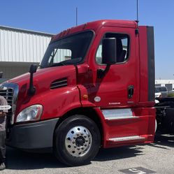 2018 Freightliner Cascadia 
