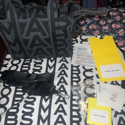 Marc Jacob’s the outline monogram SMALL tote bag