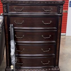 Dresser set 