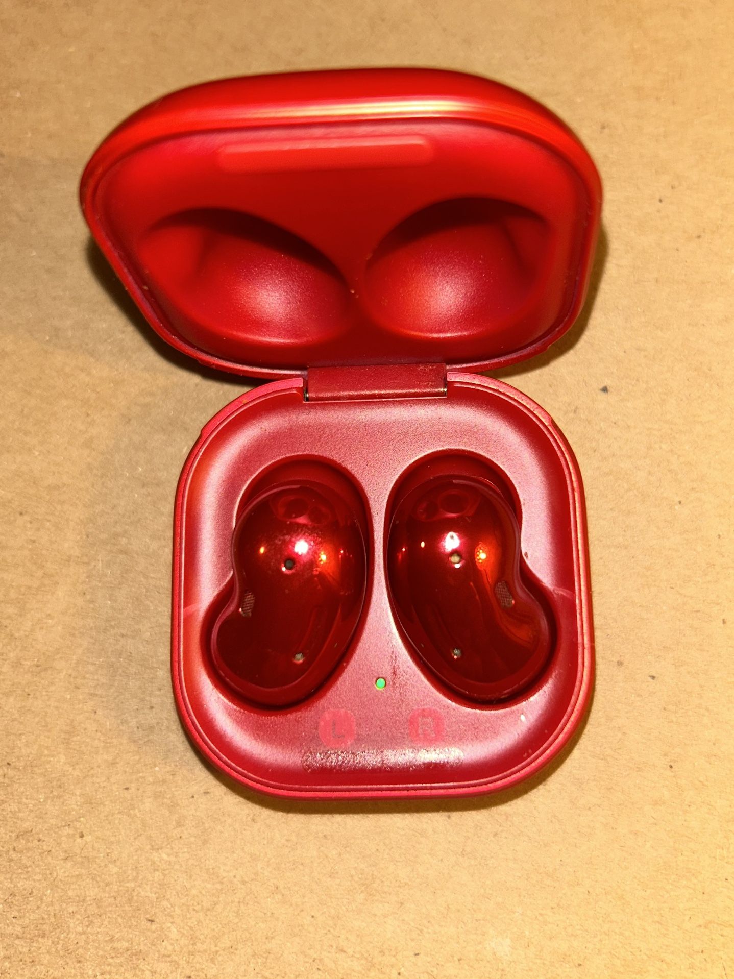Samsung Galaxy Earbuds In Red