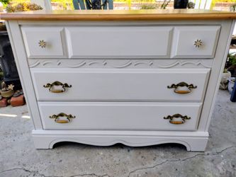 Dresser Chest