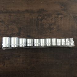 INDESTRO SOCKET SET