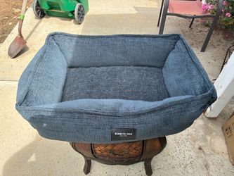 Kenneth Cole New York Dog Bed