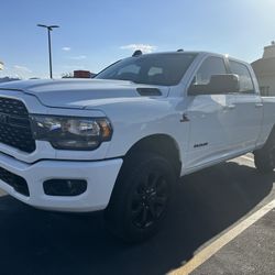 2022 Ram 2500 Big Horn Crew Cab 4X4 64 BOX