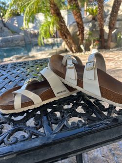 Birkenstock sandals 6.5 almost NEW!!