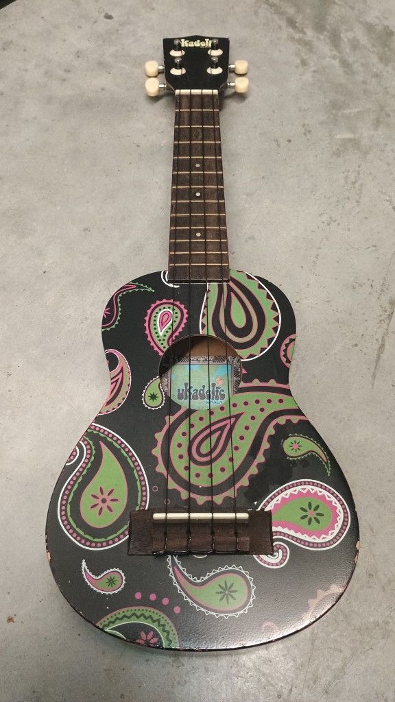 Ukadelic Soprano Ukulele - Paisley
