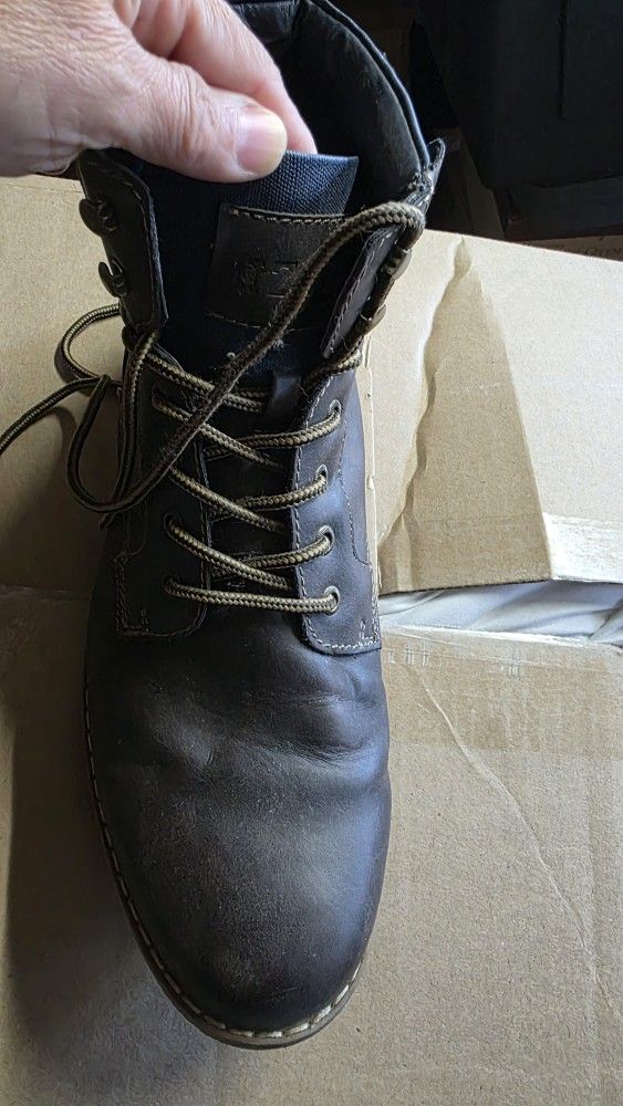 Keen Utiliy Footwear
