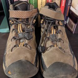 Kids Like-new Keen Hiking Boots Size 13