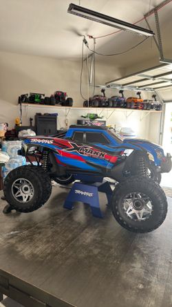 Brand new traxxas x-maxx customer built