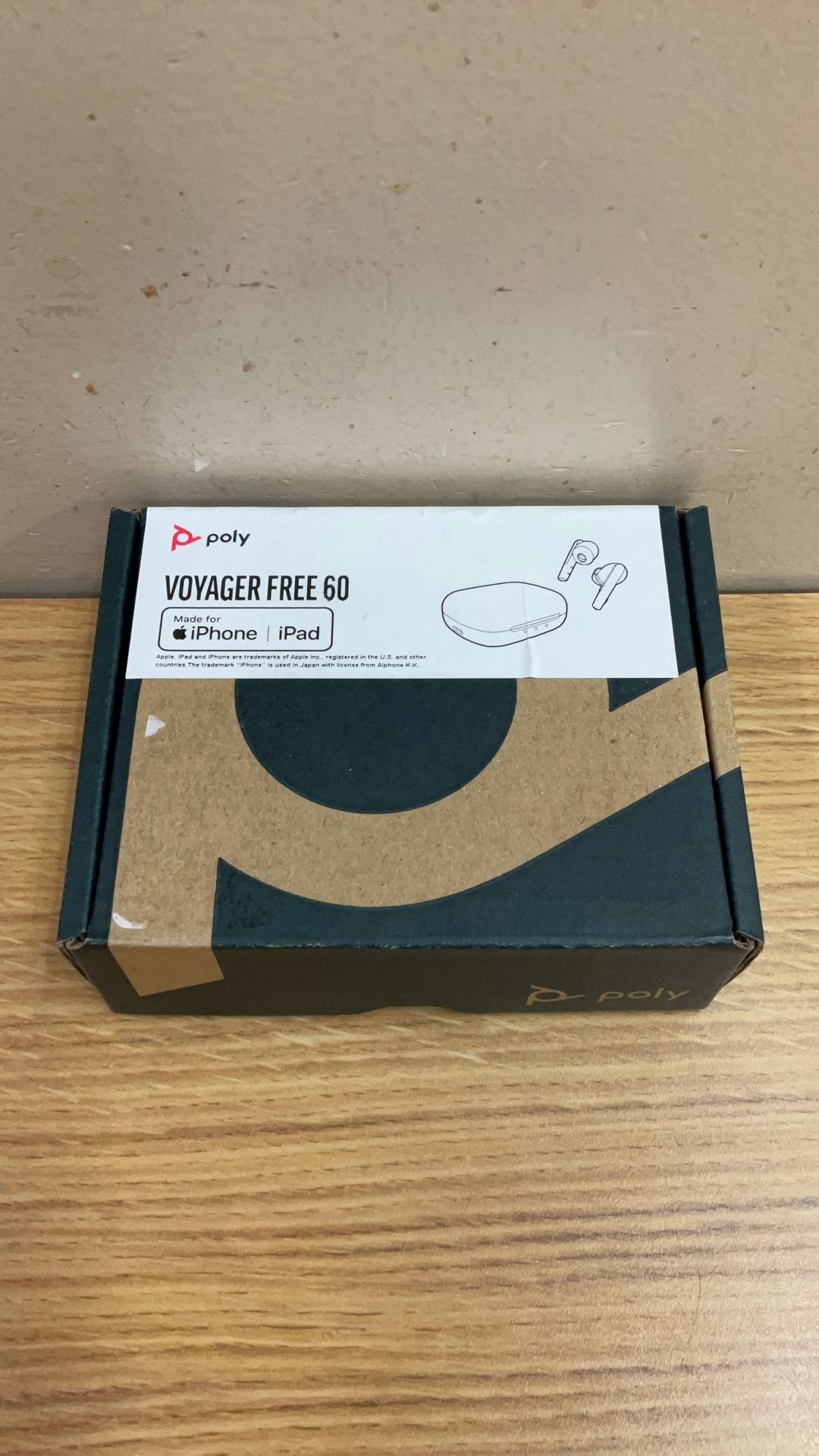 POLY VOYAGER FREE 60 BLUETOOTH HEADSET.