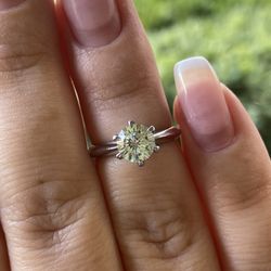 1 Carat Round Brilliant Cut Moissanite Engagement Ring In Sterling Silver 925