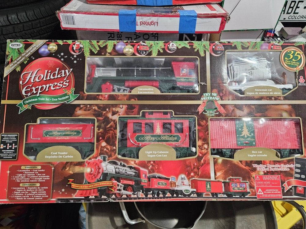 Christmas Teain Set