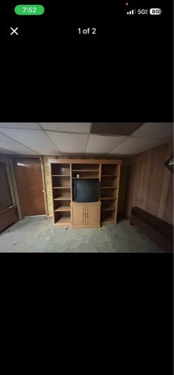 Entertainment center