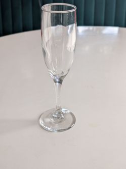 72 champagne flutes
