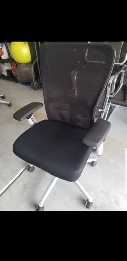 Haworth Zody Chair Mesh Back Fully Adjustable Model, Executive Office Chair